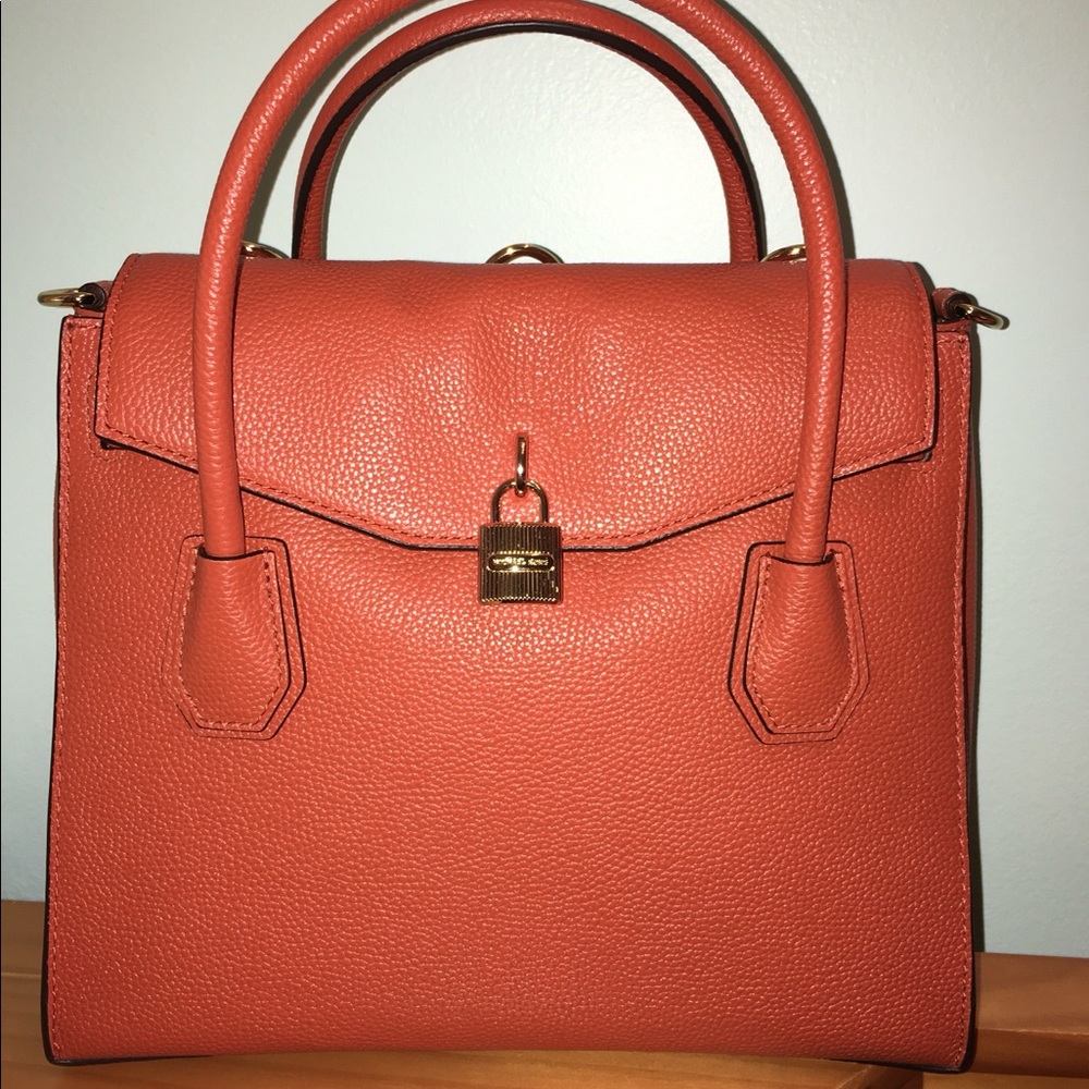 ⭐️⭐️⭐️⭐️4X HOST PICK⭐️⭐️⭐️⭐️ NWT 💯 Authentic Michael Kors All-In-One Bag - Picture 2 of 16